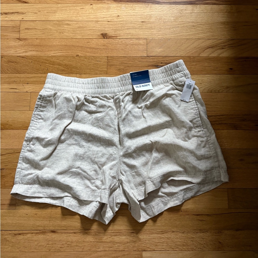 Old Navy woman’s Tan Flat Front Shorts